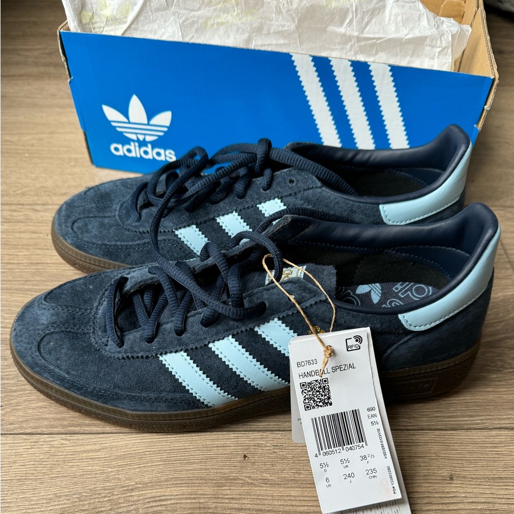 Adidas Spezial - Navy Size US 6 men/US 7 women